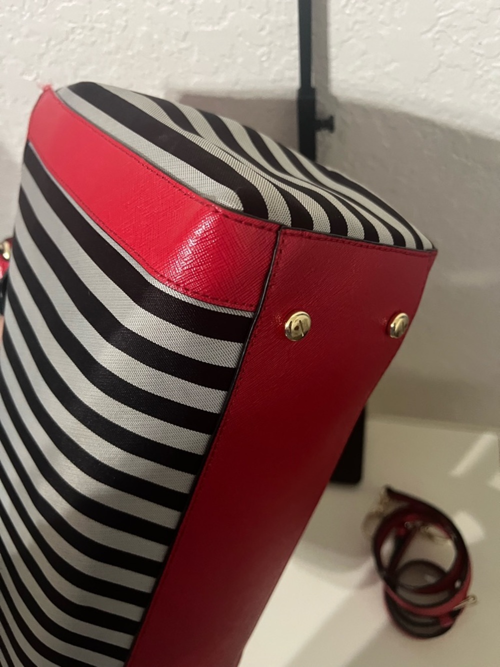 Henri Bendel Striped Tote Handbag with Red Trim - Picture 5 of 6
